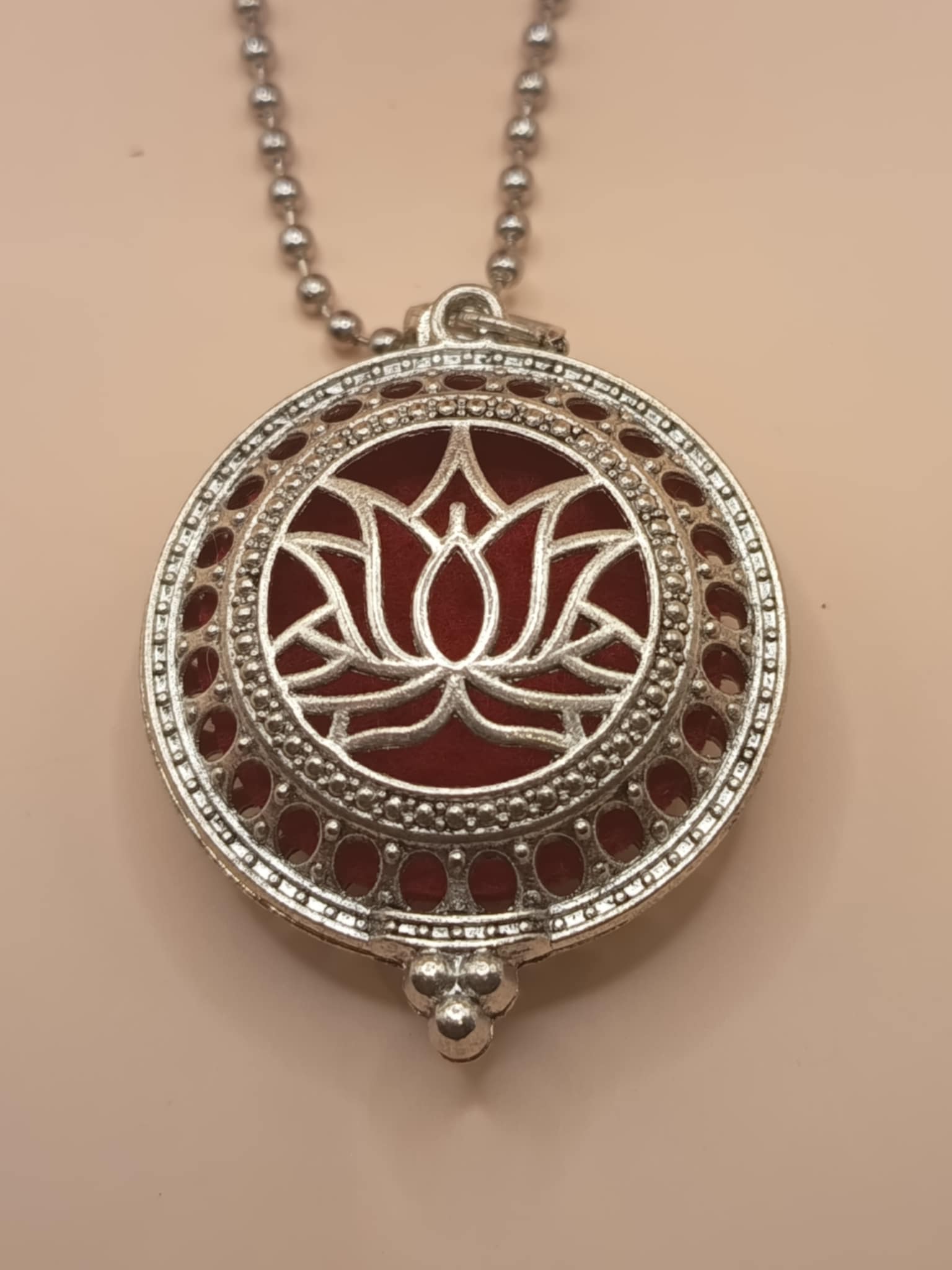 Collier olfactif Lotus
